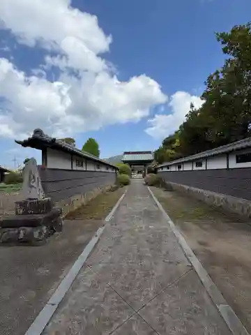 信福寺の{uncategorized: "未分類", other: "その他", undefined: "問題あり", building: "その他建物", grave: "お墓", sacred_gate: "鳥居", guardian: "狛犬", statue: "像", buddha: "仏像", history: "歴史", nature: "自然", garden: "庭園", animal: "動物", pagoda: "塔", temizu: "手水舎", mountain_gate: "山門・神門", sanctuary: "本殿・本堂", subordinate: "末社・摂社", art: "芸術", scenery: "景色", jizo: "地蔵", ema: "絵馬", goshuin: "御朱印", omikuji: "おみくじ", items: "授与品その他", amulet: "お守り", goshuincho: "御朱印帳", eats: "食事", festival: "お祭り", votive_dance: "神楽", shichigosan: "七五三参", wedding: "結婚式", experience: "体験その他", initially: "初詣", around: "周辺", anti_infection: "感染症対策"}