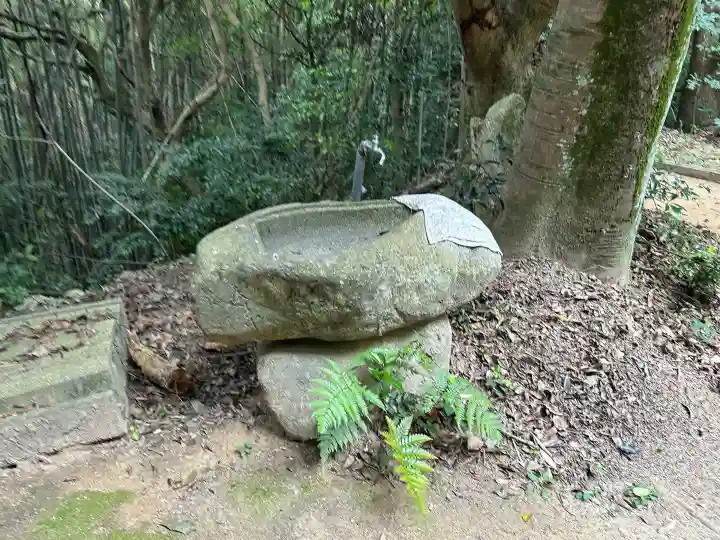 伊加奈志神社の手水舎