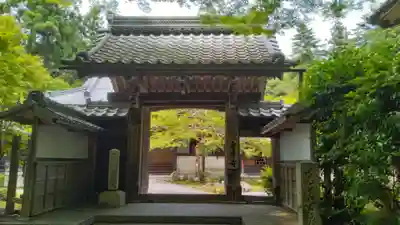 吸湖山　青岸寺の山門・神門