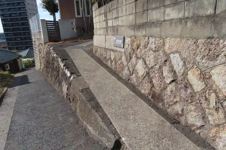新宮社(岩瀧神社摂社)の周辺