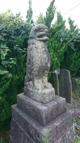 秋葉神社の像