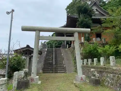 八幡神社の鳥居