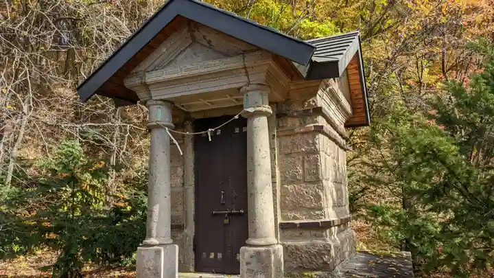 下宇莫別神社の本殿・本堂