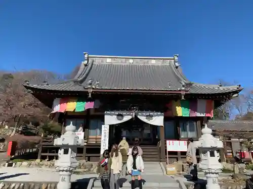 埼玉厄除け開運大師・龍泉寺（切り絵御朱印発祥の寺）の本殿