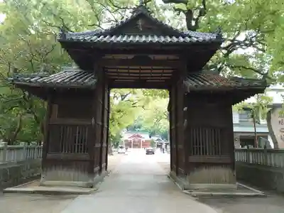 一宮神社の山門・神門