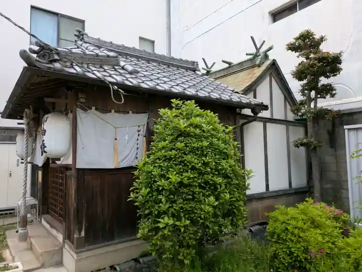 神明神社の{uncategorized: "未分類", other: "その他", undefined: "問題あり", building: "その他建物", grave: "お墓", sacred_gate: "鳥居", guardian: "狛犬", statue: "像", buddha: "仏像", history: "歴史", nature: "自然", garden: "庭園", animal: "動物", pagoda: "塔", temizu: "手水舎", mountain_gate: "山門・神門", sanctuary: "本殿・本堂", subordinate: "末社・摂社", art: "芸術", scenery: "景色", jizo: "地蔵", ema: "絵馬", goshuin: "御朱印", omikuji: "おみくじ", items: "授与品その他", amulet: "お守り", goshuincho: "御朱印帳", eats: "食事", festival: "お祭り", votive_dance: "神楽", shichigosan: "七五三参", wedding: "結婚式", experience: "体験その他", initially: "初詣", around: "周辺", anti_infection: "感染症対策"}
