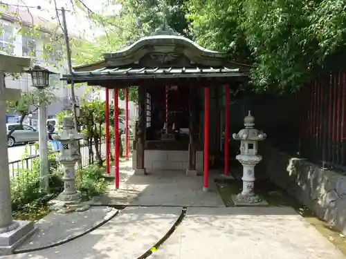 菊名池弁財天の本殿・本堂