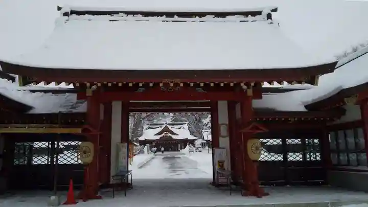 北海道護國神社の山門・神門