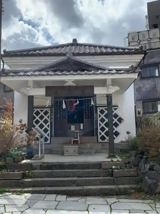 医王寺薬師堂の本殿・本堂