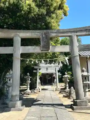 七社神社の{uncategorized: "未分類", other: "その他", undefined: "問題あり", building: "その他建物", grave: "お墓", sacred_gate: "鳥居", guardian: "狛犬", statue: "像", buddha: "仏像", history: "歴史", nature: "自然", garden: "庭園", animal: "動物", pagoda: "塔", temizu: "手水舎", mountain_gate: "山門・神門", sanctuary: "本殿・本堂", subordinate: "末社・摂社", art: "芸術", scenery: "景色", jizo: "地蔵", ema: "絵馬", goshuin: "御朱印", omikuji: "おみくじ", items: "授与品その他", amulet: "お守り", goshuincho: "御朱印帳", eats: "食事", festival: "お祭り", votive_dance: "神楽", shichigosan: "七五三参", wedding: "結婚式", experience: "体験その他", initially: "初詣", around: "周辺", anti_infection: "感染症対策"}