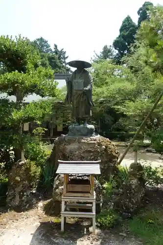 松尾寺の像