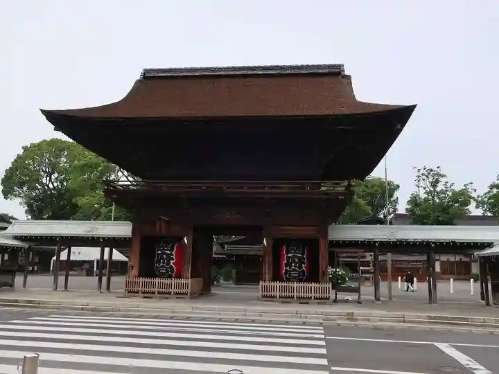 尾張大國霊神社(国府宮)の山門・神門