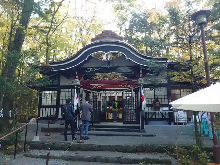 新屋山神社の本殿・本堂