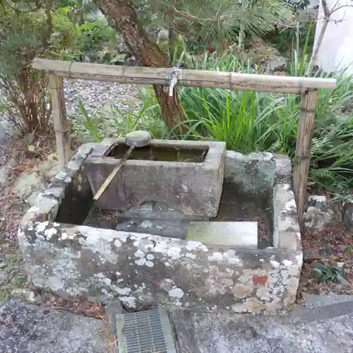 蓮華寺の手水舎