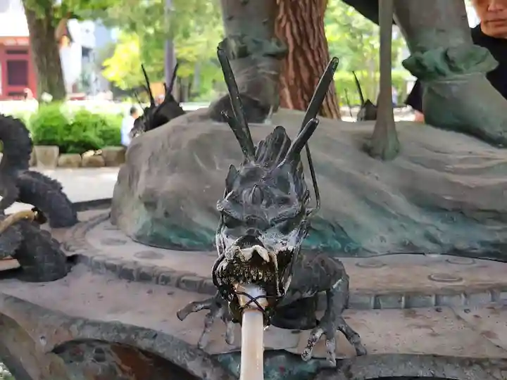 浅草寺の手水舎