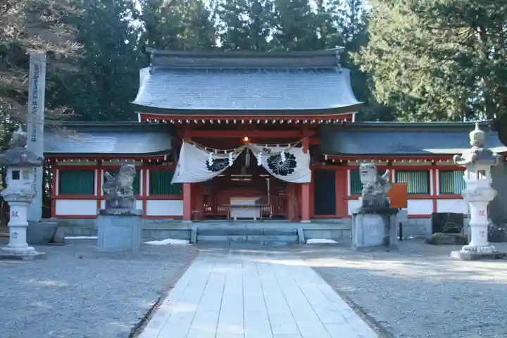 冨士御室浅間神社の本殿・本堂