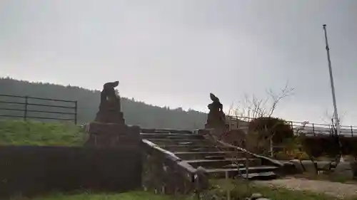 六所神社の狛犬