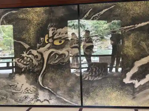 天龍寺の{uncategorized: "未分類", other: "その他", undefined: "問題あり", building: "その他建物", grave: "お墓", sacred_gate: "鳥居", guardian: "狛犬", statue: "像", buddha: "仏像", history: "歴史", nature: "自然", garden: "庭園", animal: "動物", pagoda: "塔", temizu: "手水舎", mountain_gate: "山門・神門", sanctuary: "本殿・本堂", subordinate: "末社・摂社", art: "芸術", scenery: "景色", jizo: "地蔵", ema: "絵馬", goshuin: "御朱印", omikuji: "おみくじ", items: "授与品その他", amulet: "お守り", goshuincho: "御朱印帳", eats: "食事", festival: "お祭り", votive_dance: "神楽", shichigosan: "七五三参", wedding: "結婚式", experience: "体験その他", initially: "初詣", around: "周辺", anti_infection: "感染症対策"}