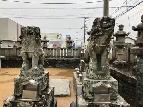 四所神社の狛犬