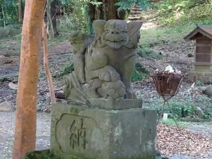 白山神社の狛犬