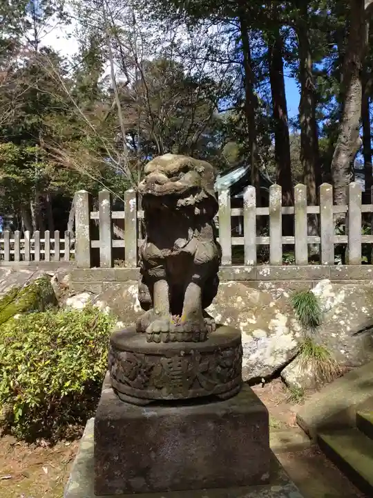 三国神社の狛犬