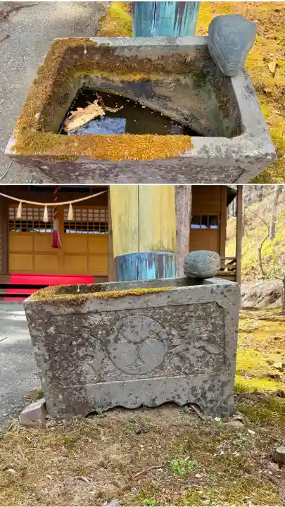 橡木山白木神社の{uncategorized: "未分類", other: "その他", undefined: "問題あり", building: "その他建物", grave: "お墓", sacred_gate: "鳥居", guardian: "狛犬", statue: "像", buddha: "仏像", history: "歴史", nature: "自然", garden: "庭園", animal: "動物", pagoda: "塔", temizu: "手水舎", mountain_gate: "山門・神門", sanctuary: "本殿・本堂", subordinate: "末社・摂社", art: "芸術", scenery: "景色", jizo: "地蔵", ema: "絵馬", goshuin: "御朱印", omikuji: "おみくじ", items: "授与品その他", amulet: "お守り", goshuincho: "御朱印帳", eats: "食事", festival: "お祭り", votive_dance: "神楽", shichigosan: "七五三参", wedding: "結婚式", experience: "体験その他", initially: "初詣", around: "周辺", anti_infection: "感染症対策"}