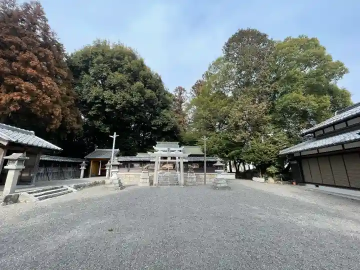 八幡神社(水口町新城)の{uncategorized: "未分類", other: "その他", undefined: "問題あり", building: "その他建物", grave: "お墓", sacred_gate: "鳥居", guardian: "狛犬", statue: "像", buddha: "仏像", history: "歴史", nature: "自然", garden: "庭園", animal: "動物", pagoda: "塔", temizu: "手水舎", mountain_gate: "山門・神門", sanctuary: "本殿・本堂", subordinate: "末社・摂社", art: "芸術", scenery: "景色", jizo: "地蔵", ema: "絵馬", goshuin: "御朱印", omikuji: "おみくじ", items: "授与品その他", amulet: "お守り", goshuincho: "御朱印帳", eats: "食事", festival: "お祭り", votive_dance: "神楽", shichigosan: "七五三参", wedding: "結婚式", experience: "体験その他", initially: "初詣", around: "周辺", anti_infection: "感染症対策"}