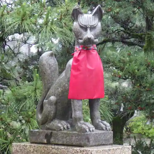 越中稲荷神社の狛犬