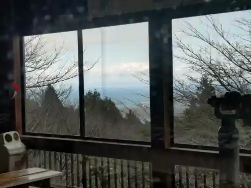 金剛證寺の{uncategorized: "未分類", other: "その他", undefined: "問題あり", building: "その他建物", grave: "お墓", sacred_gate: "鳥居", guardian: "狛犬", statue: "像", buddha: "仏像", history: "歴史", nature: "自然", garden: "庭園", animal: "動物", pagoda: "塔", temizu: "手水舎", mountain_gate: "山門・神門", sanctuary: "本殿・本堂", subordinate: "末社・摂社", art: "芸術", scenery: "景色", jizo: "地蔵", ema: "絵馬", goshuin: "御朱印", omikuji: "おみくじ", items: "授与品その他", amulet: "お守り", goshuincho: "御朱印帳", eats: "食事", festival: "お祭り", votive_dance: "神楽", shichigosan: "七五三参", wedding: "結婚式", experience: "体験その他", initially: "初詣", around: "周辺", anti_infection: "感染症対策"}