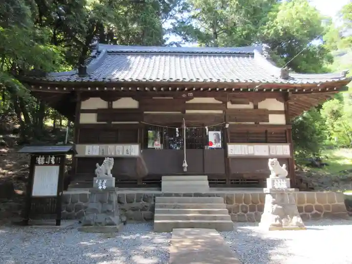 物部神社(石和町松本)の本殿・本堂