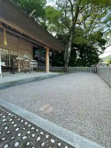 黒髪神社の{uncategorized: "未分類", other: "その他", undefined: "問題あり", building: "その他建物", grave: "お墓", sacred_gate: "鳥居", guardian: "狛犬", statue: "像", buddha: "仏像", history: "歴史", nature: "自然", garden: "庭園", animal: "動物", pagoda: "塔", temizu: "手水舎", mountain_gate: "山門・神門", sanctuary: "本殿・本堂", subordinate: "末社・摂社", art: "芸術", scenery: "景色", jizo: "地蔵", ema: "絵馬", goshuin: "御朱印", omikuji: "おみくじ", items: "授与品その他", amulet: "お守り", goshuincho: "御朱印帳", eats: "食事", festival: "お祭り", votive_dance: "神楽", shichigosan: "七五三参", wedding: "結婚式", experience: "体験その他", initially: "初詣", around: "周辺", anti_infection: "感染症対策"}