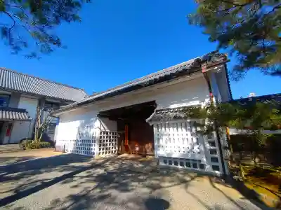 大覚寺の{uncategorized: "未分類", other: "その他", undefined: "問題あり", building: "その他建物", grave: "お墓", sacred_gate: "鳥居", guardian: "狛犬", statue: "像", buddha: "仏像", history: "歴史", nature: "自然", garden: "庭園", animal: "動物", pagoda: "塔", temizu: "手水舎", mountain_gate: "山門・神門", sanctuary: "本殿・本堂", subordinate: "末社・摂社", art: "芸術", scenery: "景色", jizo: "地蔵", ema: "絵馬", goshuin: "御朱印", omikuji: "おみくじ", items: "授与品その他", amulet: "お守り", goshuincho: "御朱印帳", eats: "食事", festival: "お祭り", votive_dance: "神楽", shichigosan: "七五三参", wedding: "結婚式", experience: "体験その他", initially: "初詣", around: "周辺", anti_infection: "感染症対策"}