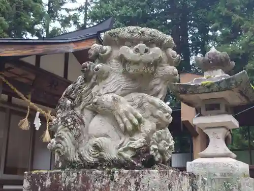 八王子神社の狛犬