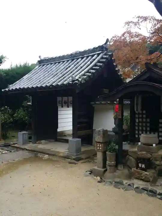 法起院の山門・神門