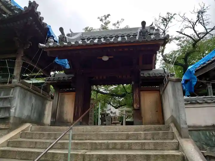 聖天山正圓寺の山門・神門