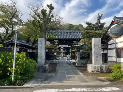 金蔵寺の山門・神門