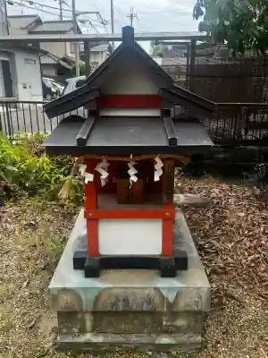 和爾下神社の{uncategorized: "未分類", other: "その他", undefined: "問題あり", building: "その他建物", grave: "お墓", sacred_gate: "鳥居", guardian: "狛犬", statue: "像", buddha: "仏像", history: "歴史", nature: "自然", garden: "庭園", animal: "動物", pagoda: "塔", temizu: "手水舎", mountain_gate: "山門・神門", sanctuary: "本殿・本堂", subordinate: "末社・摂社", art: "芸術", scenery: "景色", jizo: "地蔵", ema: "絵馬", goshuin: "御朱印", omikuji: "おみくじ", items: "授与品その他", amulet: "お守り", goshuincho: "御朱印帳", eats: "食事", festival: "お祭り", votive_dance: "神楽", shichigosan: "七五三参", wedding: "結婚式", experience: "体験その他", initially: "初詣", around: "周辺", anti_infection: "感染症対策"}