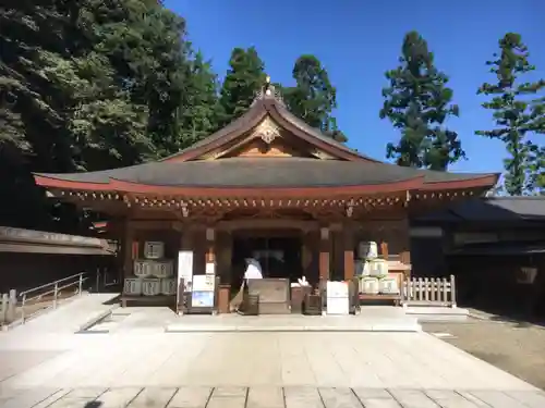 高麗神社の本殿