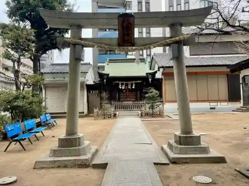 八幡神社の{uncategorized: "未分類", other: "その他", undefined: "問題あり", building: "その他建物", grave: "お墓", sacred_gate: "鳥居", guardian: "狛犬", statue: "像", buddha: "仏像", history: "歴史", nature: "自然", garden: "庭園", animal: "動物", pagoda: "塔", temizu: "手水舎", mountain_gate: "山門・神門", sanctuary: "本殿・本堂", subordinate: "末社・摂社", art: "芸術", scenery: "景色", jizo: "地蔵", ema: "絵馬", goshuin: "御朱印", omikuji: "おみくじ", items: "授与品その他", amulet: "お守り", goshuincho: "御朱印帳", eats: "食事", festival: "お祭り", votive_dance: "神楽", shichigosan: "七五三参", wedding: "結婚式", experience: "体験その他", initially: "初詣", around: "周辺", anti_infection: "感染症対策"}