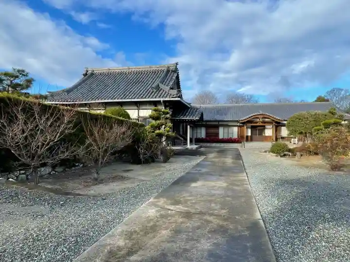 献忠寺の{uncategorized: "未分類", other: "その他", undefined: "問題あり", building: "その他建物", grave: "お墓", sacred_gate: "鳥居", guardian: "狛犬", statue: "像", buddha: "仏像", history: "歴史", nature: "自然", garden: "庭園", animal: "動物", pagoda: "塔", temizu: "手水舎", mountain_gate: "山門・神門", sanctuary: "本殿・本堂", subordinate: "末社・摂社", art: "芸術", scenery: "景色", jizo: "地蔵", ema: "絵馬", goshuin: "御朱印", omikuji: "おみくじ", items: "授与品その他", amulet: "お守り", goshuincho: "御朱印帳", eats: "食事", festival: "お祭り", votive_dance: "神楽", shichigosan: "七五三参", wedding: "結婚式", experience: "体験その他", initially: "初詣", around: "周辺", anti_infection: "感染症対策"}