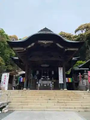 由加山 由加神社本宮の本殿・本堂