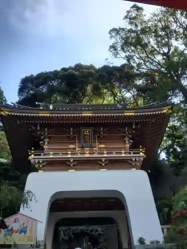 江島神社の山門