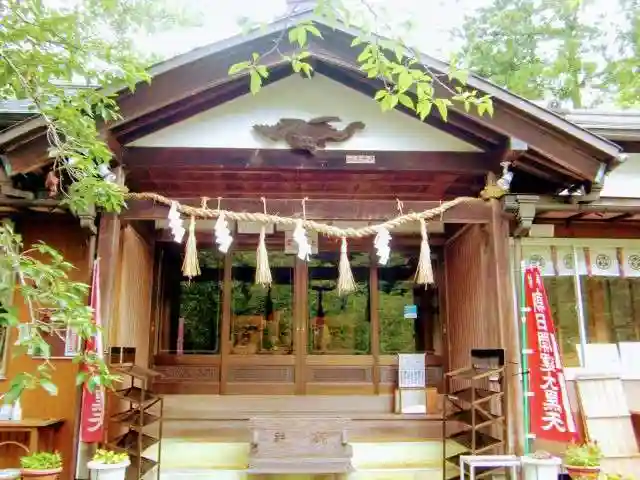 真野寺の本殿・本堂