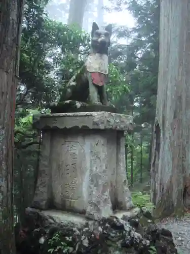 三峯神社の狛犬