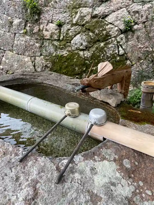伊弉諾神社の手水舎