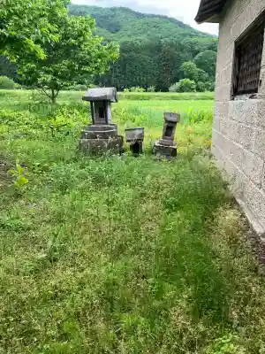 鴫内温泉神社の末社・摂社