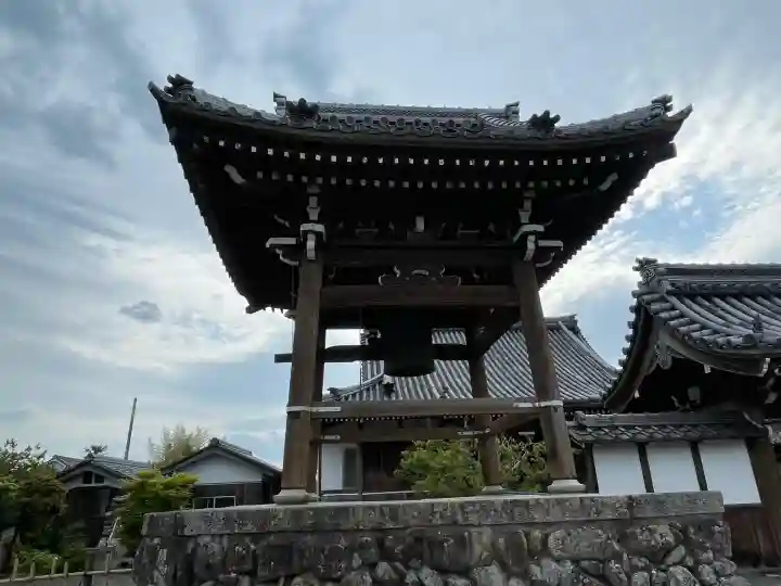 清徳寺の{uncategorized: "未分類", other: "その他", undefined: "問題あり", building: "その他建物", grave: "お墓", sacred_gate: "鳥居", guardian: "狛犬", statue: "像", buddha: "仏像", history: "歴史", nature: "自然", garden: "庭園", animal: "動物", pagoda: "塔", temizu: "手水舎", mountain_gate: "山門・神門", sanctuary: "本殿・本堂", subordinate: "末社・摂社", art: "芸術", scenery: "景色", jizo: "地蔵", ema: "絵馬", goshuin: "御朱印", omikuji: "おみくじ", items: "授与品その他", amulet: "お守り", goshuincho: "御朱印帳", eats: "食事", festival: "お祭り", votive_dance: "神楽", shichigosan: "七五三参", wedding: "結婚式", experience: "体験その他", initially: "初詣", around: "周辺", anti_infection: "感染症対策"}