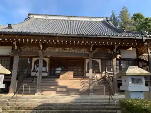 月崇寺の本殿・本堂