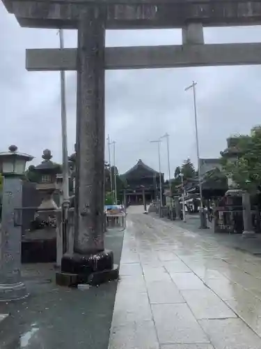 豊川閣　妙厳寺の鳥居