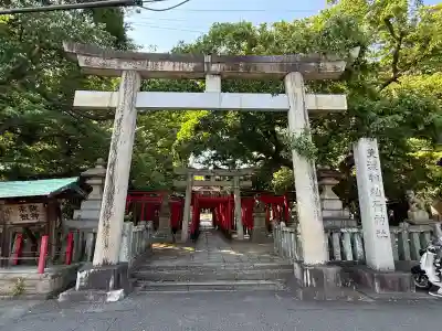 美濃輪稲荷神社の{uncategorized: "未分類", other: "その他", undefined: "問題あり", building: "その他建物", grave: "お墓", sacred_gate: "鳥居", guardian: "狛犬", statue: "像", buddha: "仏像", history: "歴史", nature: "自然", garden: "庭園", animal: "動物", pagoda: "塔", temizu: "手水舎", mountain_gate: "山門・神門", sanctuary: "本殿・本堂", subordinate: "末社・摂社", art: "芸術", scenery: "景色", jizo: "地蔵", ema: "絵馬", goshuin: "御朱印", omikuji: "おみくじ", items: "授与品その他", amulet: "お守り", goshuincho: "御朱印帳", eats: "食事", festival: "お祭り", votive_dance: "神楽", shichigosan: "七五三参", wedding: "結婚式", experience: "体験その他", initially: "初詣", around: "周辺", anti_infection: "感染症対策"}